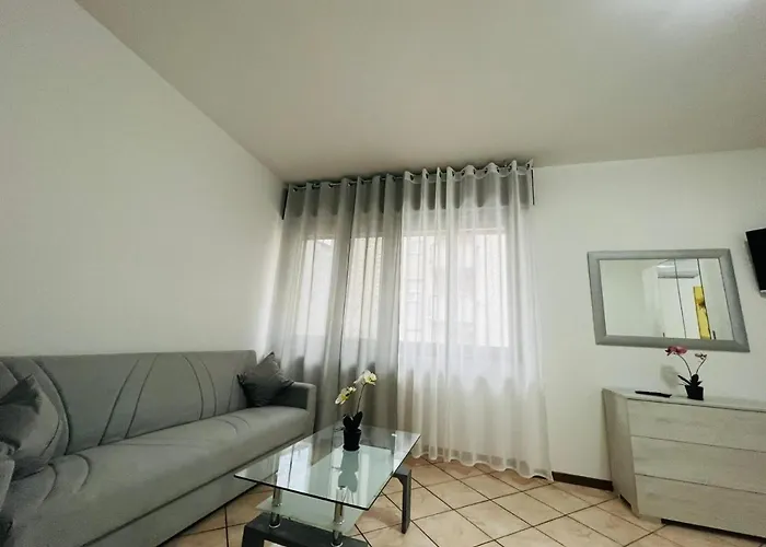 Casa Elena 2 דירה